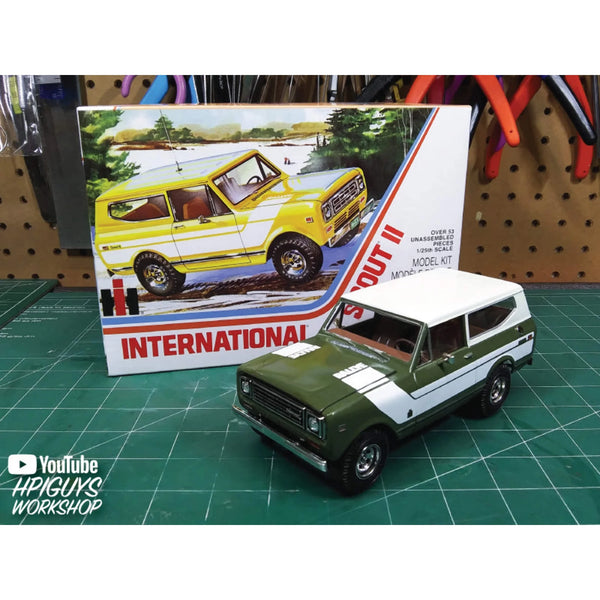 Skill 2 Model Kit IH International Harvester Scout II 1/25 Scale Model by AMT